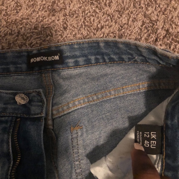 Size 12 blue jeans. Fits a 10 better - Picture 4 of 4